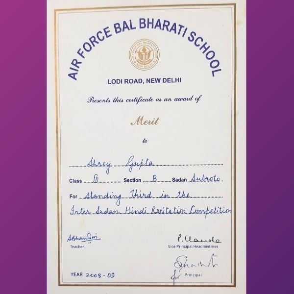 Shreya Gupta - Awards 3rd in Hindi Recitation Competition
